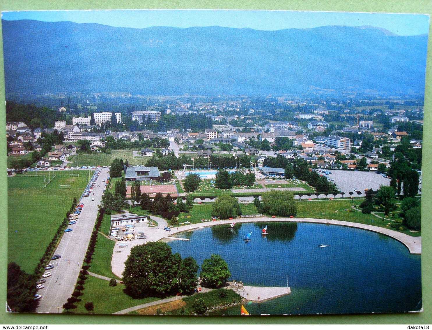 01 ,divonne Les Bains  ,vue Générale  ....non  Circulée - Divonne Les Bains