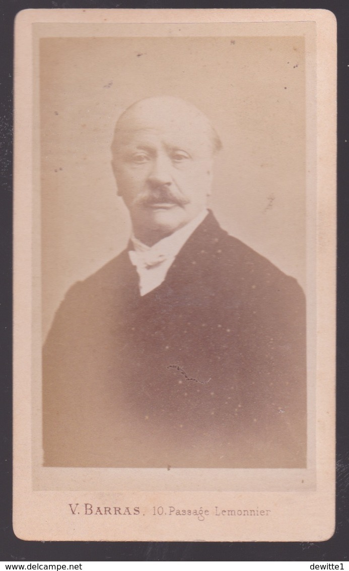 Photografie CDV  Homme  Photographe.V  BARRAS  Liège Voir Scans - Personnes Anonymes