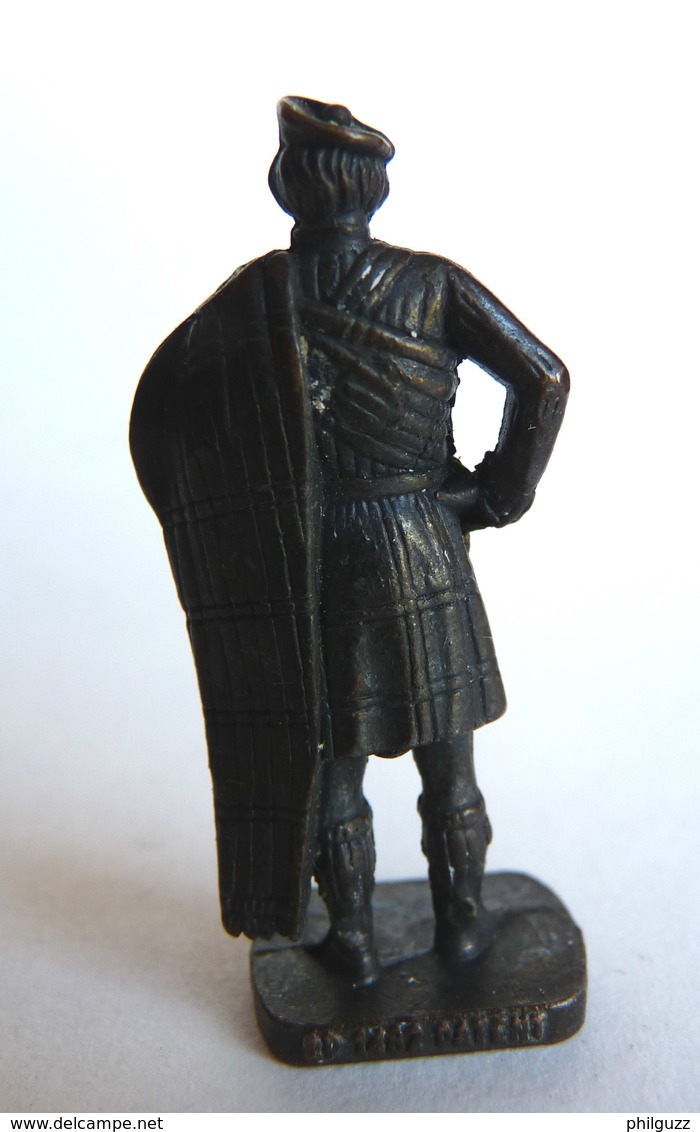 FIGURINE KINDER  METAL SOLDAT ECOSSAIS 1743  1 RP  CAPORAL 80's Bruni - KRIEGER SCHOTTEN Kaporal (2) - Figurines En Métal