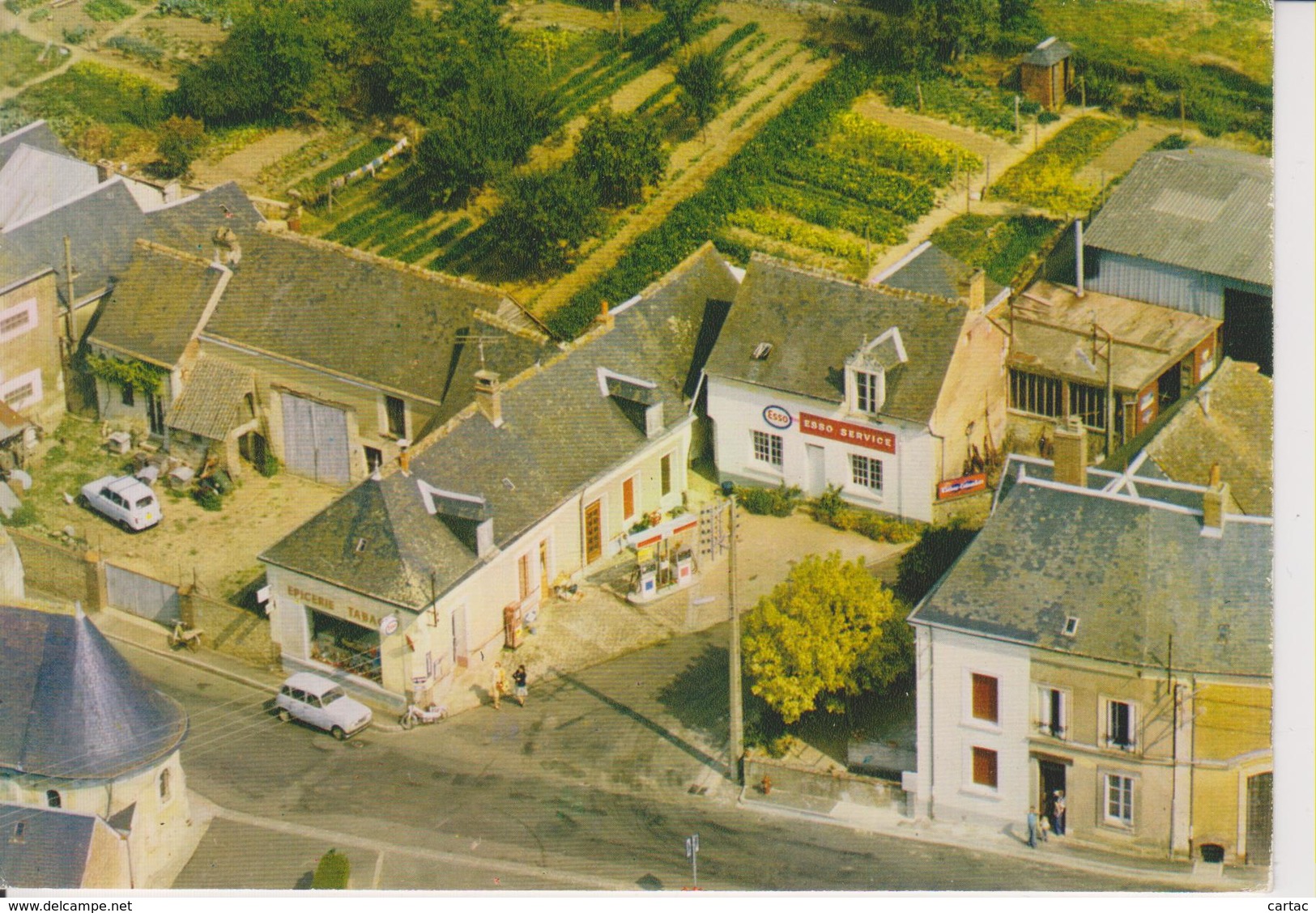 D72 - LA CHAPELLE GAUGAIN - EPICERIE TABAC - STATION ESSO SERVICE - MOBYLETTE  RENAULT 4  PUB KLEBER - CPSM Grand Format - Autres & Non Classés