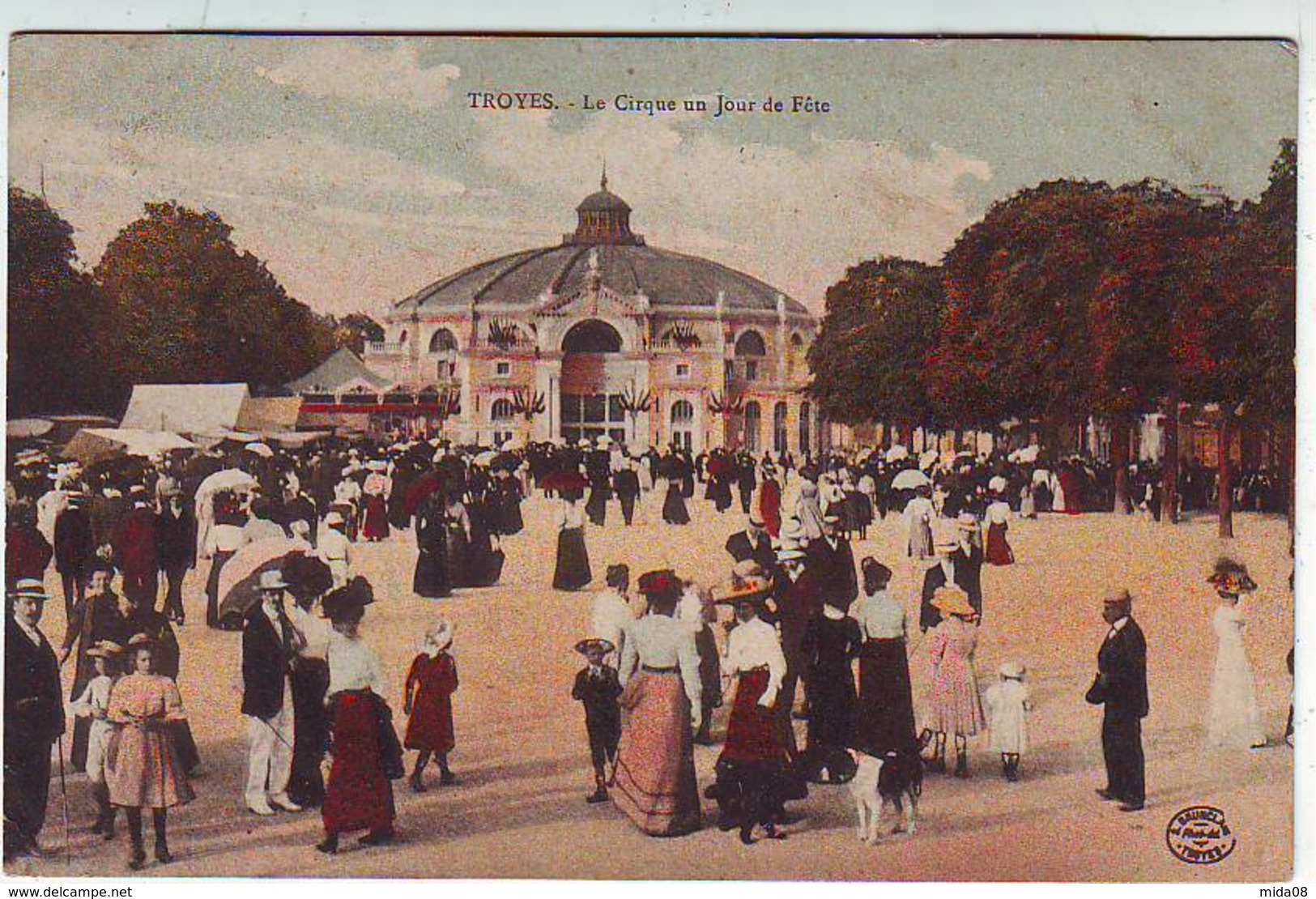 10. TROYES . LE CIRQUE UN JOUR DE FÊTE . ANIMEE - Troyes