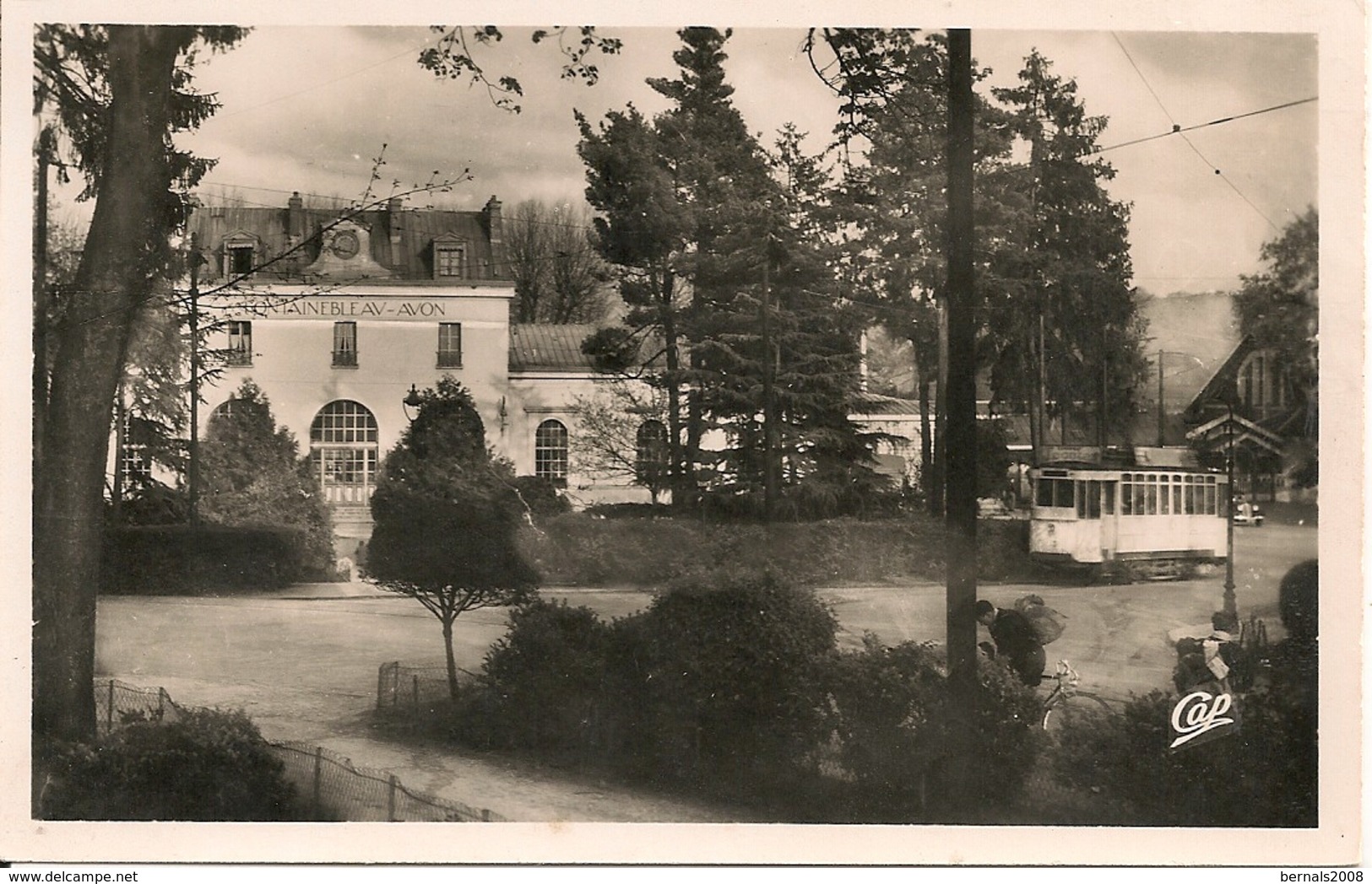 FONTAINEBLEAU - La Gare Voir Tramway,cpsm Pf - Fontainebleau