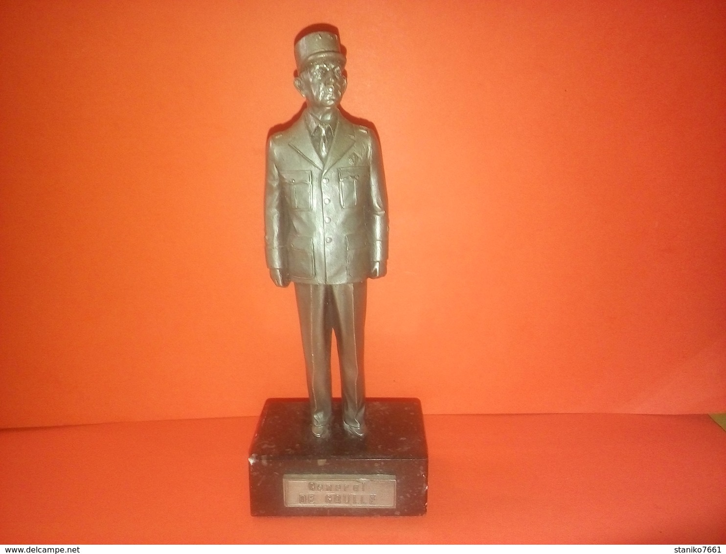 STATUETTE GÉNÉRAL DE GAULLE étain Du Prince Ciselé Main  Sur Son Support En Marbre H 14.6 CM 340 Grammes - Autres & Non Classés