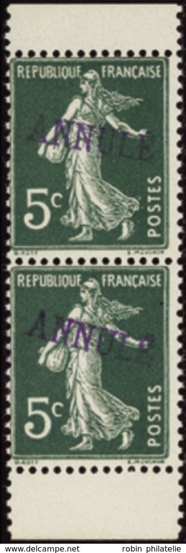 1358 N°16 A Paire De Carnet Surcharge Annulé En Violet Qualité:** Cote: 520  - Non Classés