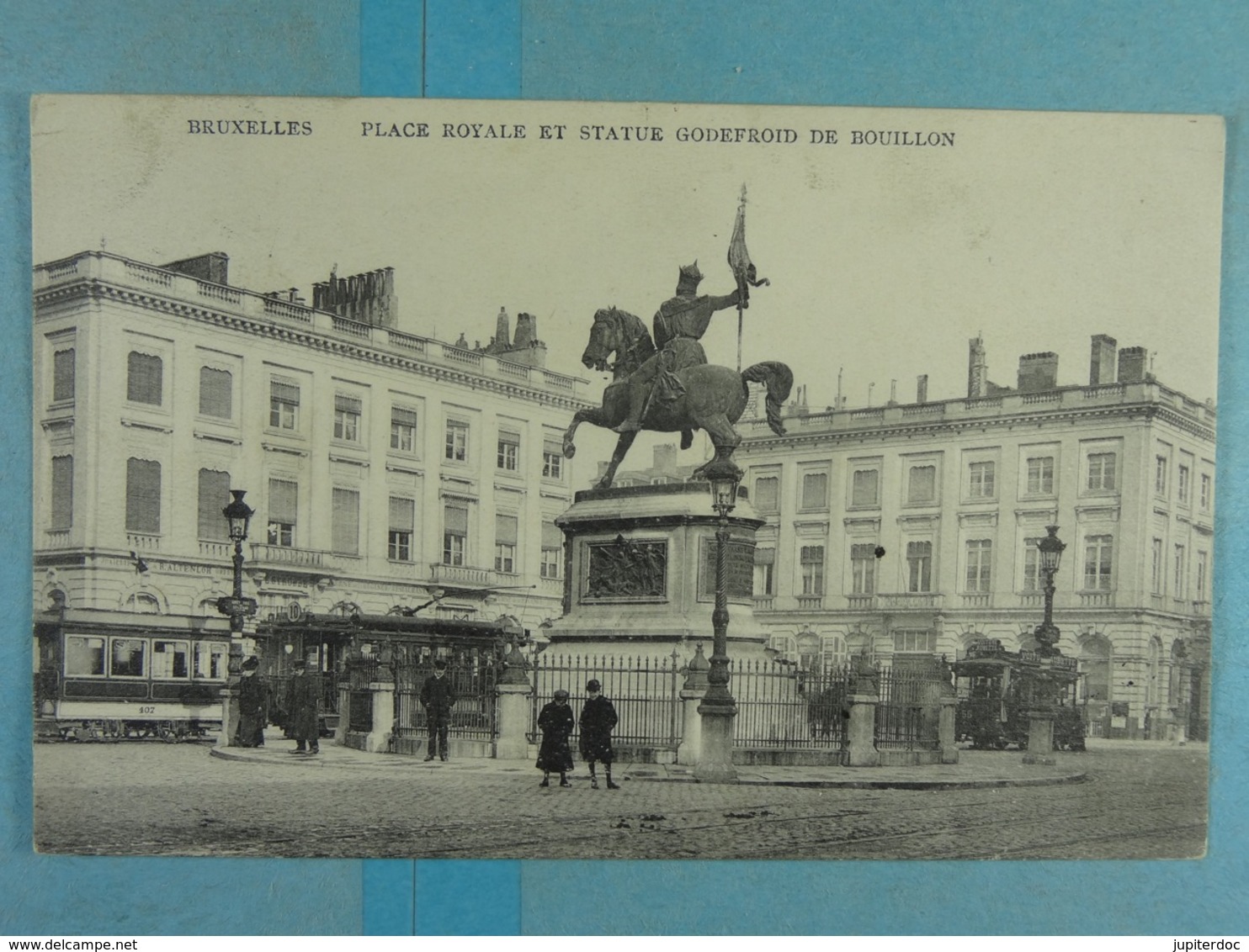 Bruxelles Place Royale Et Statue Godefroid De Bouillon - Places, Squares