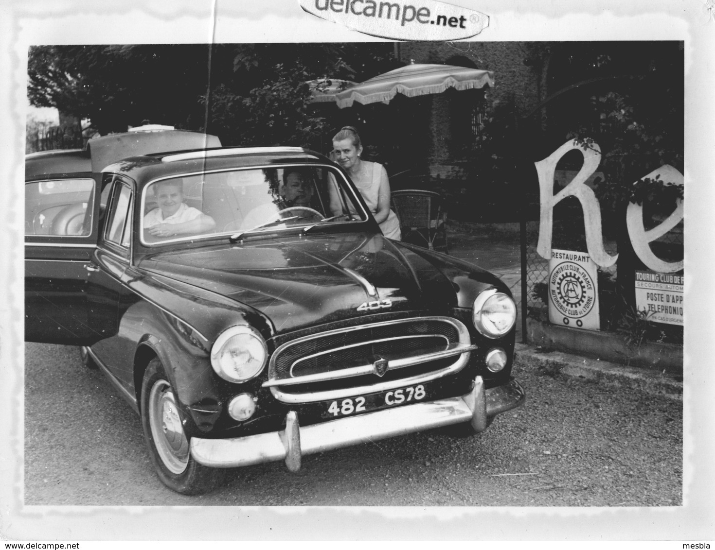 PHOTO AUTOMOBILE PEUGEOT 403 - Panneaux,Automobile Club De L'Yonne - Poste D'appel Telephonique Touring Club De France - Automobiles