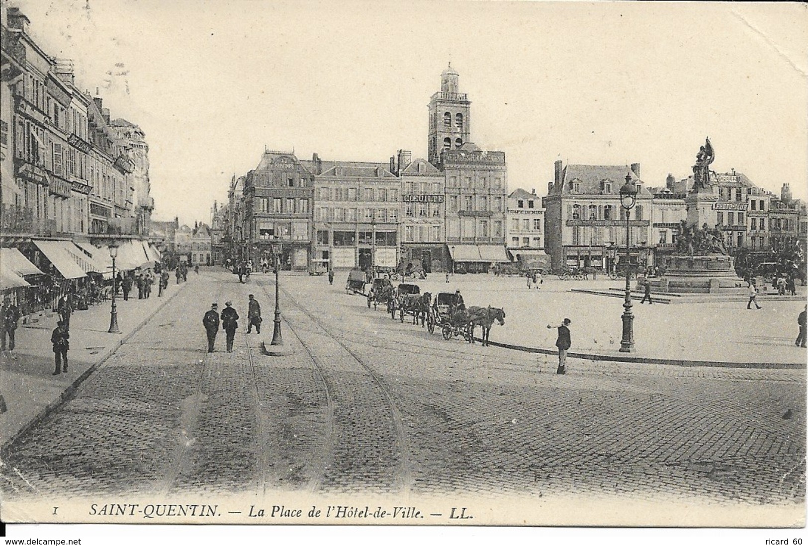 Cpa St Quentin, Place De L'hôtel De Ville - Saint Quentin