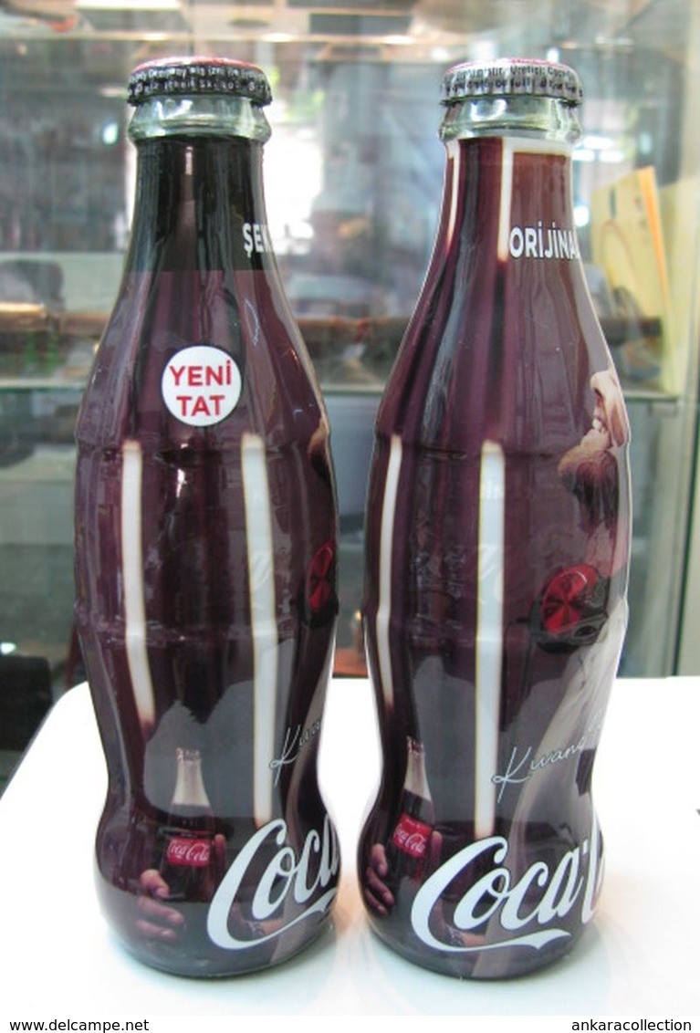 AC - COCA COLA KIVANC TATLITUG - TURKISH MOVIE STAR  SUGARLESS & ORIGINAL TASTE SHRINK WRAPPED 2 EMPTY GLASS BOTTLES & C - Flaschen