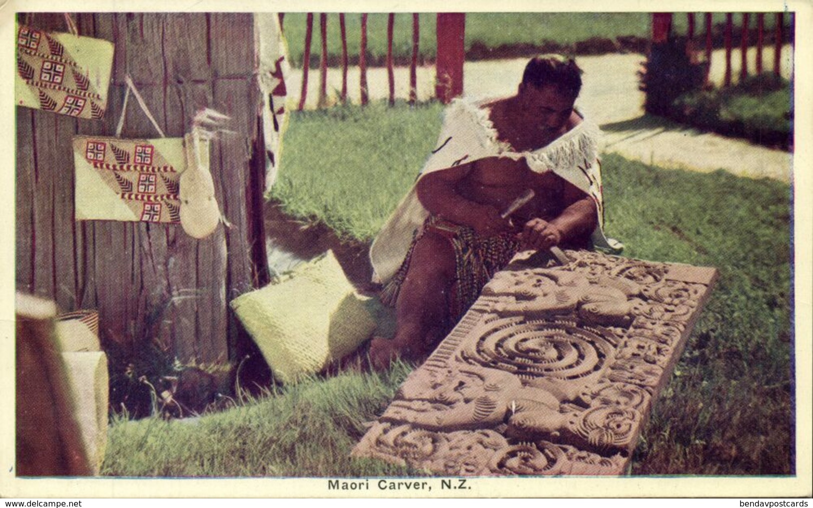 New Zealand, Native Maori Carver At Work (1920s) Postcard - Nueva Zelanda