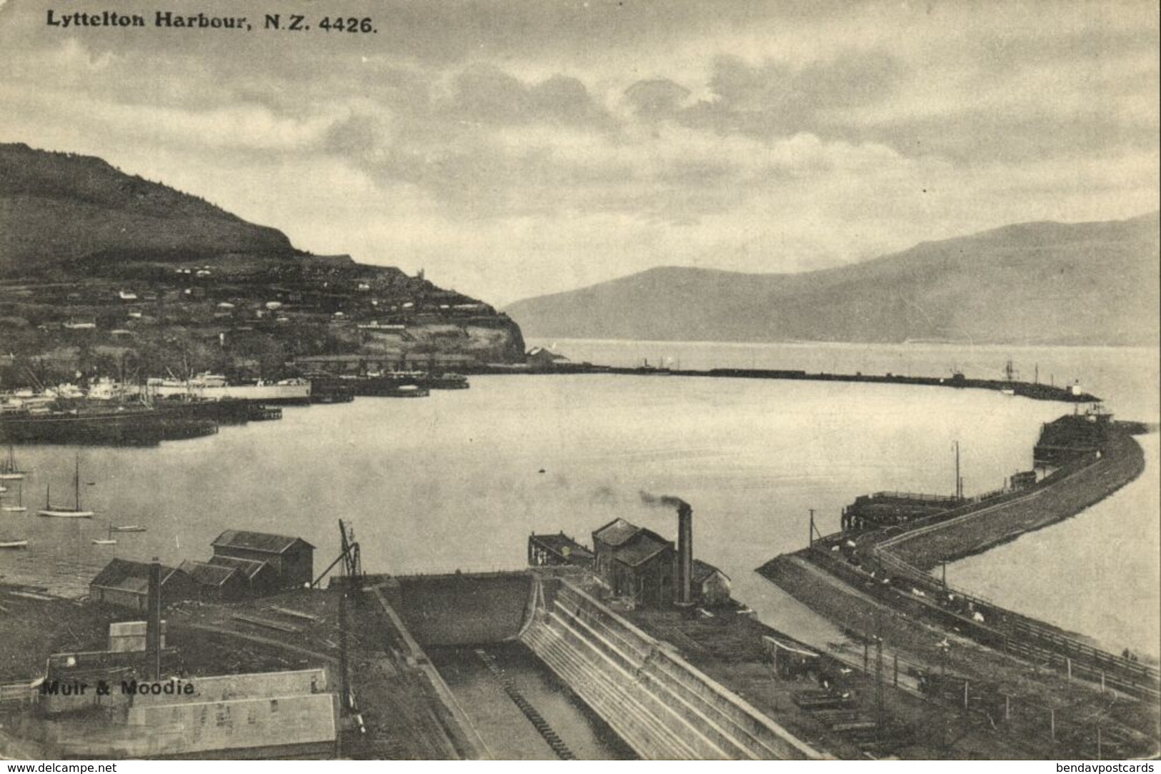 New Zealand, LYTTELTON, Harbour Scene (1910s) Muir & Moodie Postcard - Nieuw-Zeeland