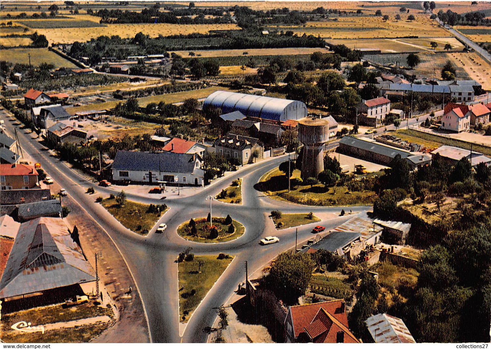 86-MIREBEAU- VUE AERIENNE - LE ROND POINT - Mirebeau