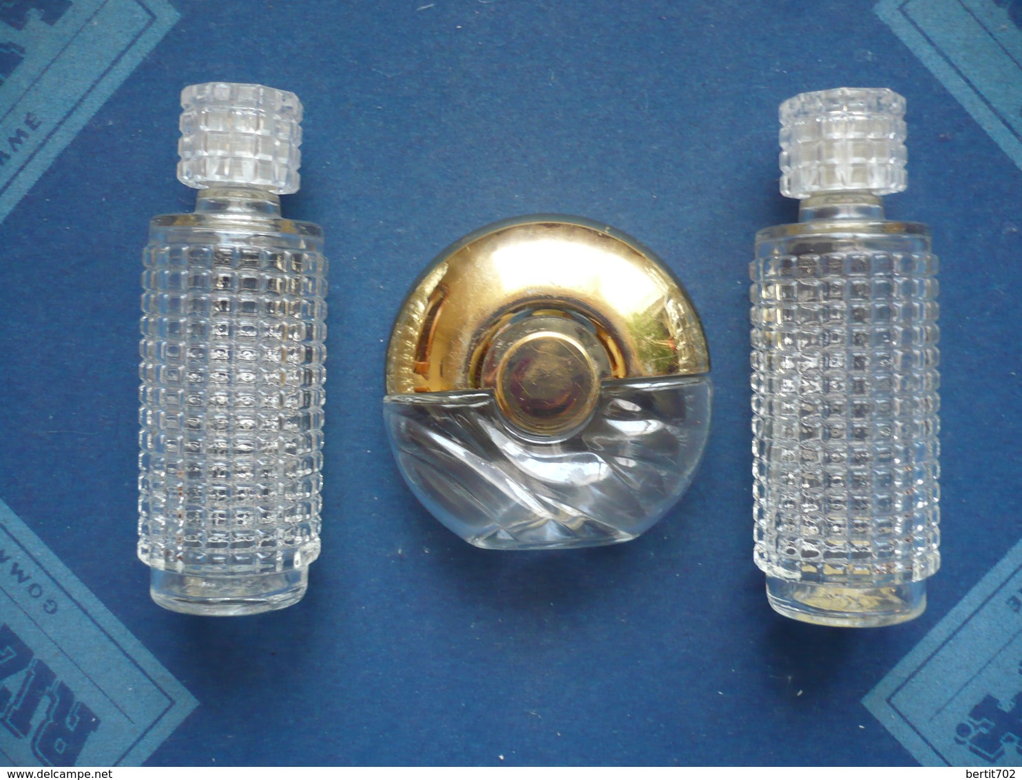 Lot De 3 Flacons Parfum - Eau De Toilette  AVON En Verre - Bouchons Plastique - Frascos (vacíos)