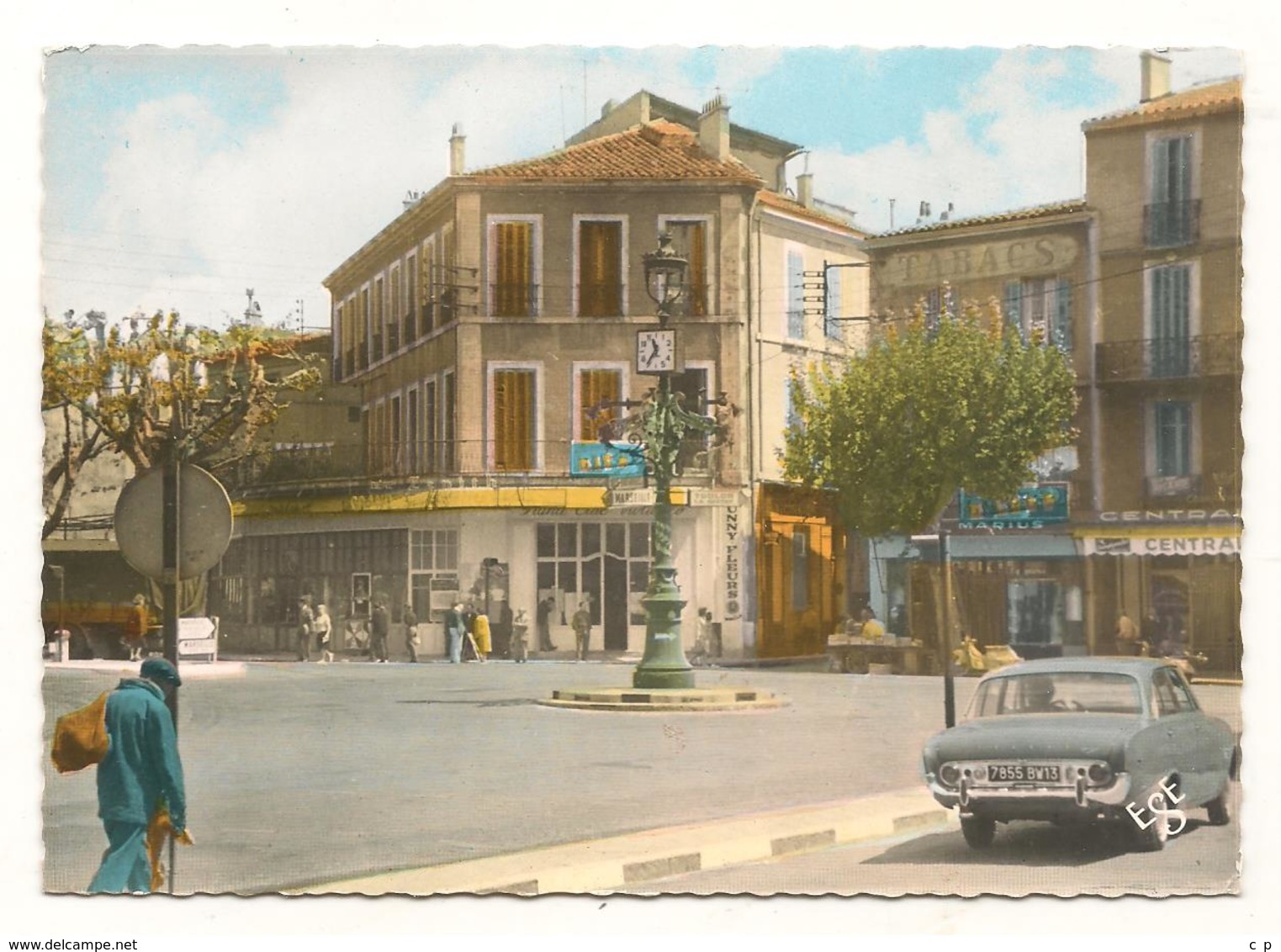 Aubagne - Place Pasteur - Automobile - Beau Plan  -  CPA° - Aubagne