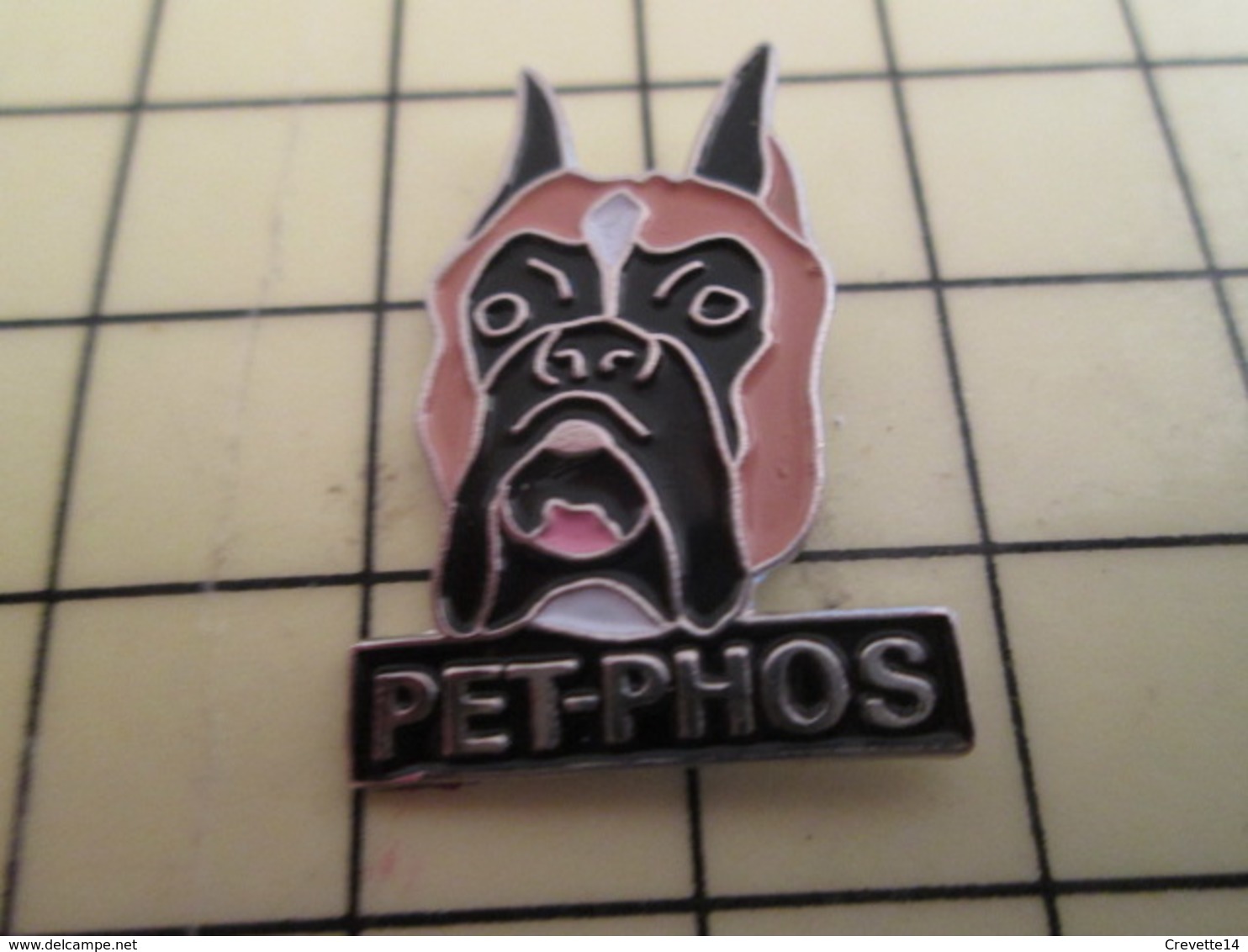 Pin1215c Pin's Pins / Beau Et Rare / PET-PHOS TETE DE CHIEN NOIR BOXER - Animali