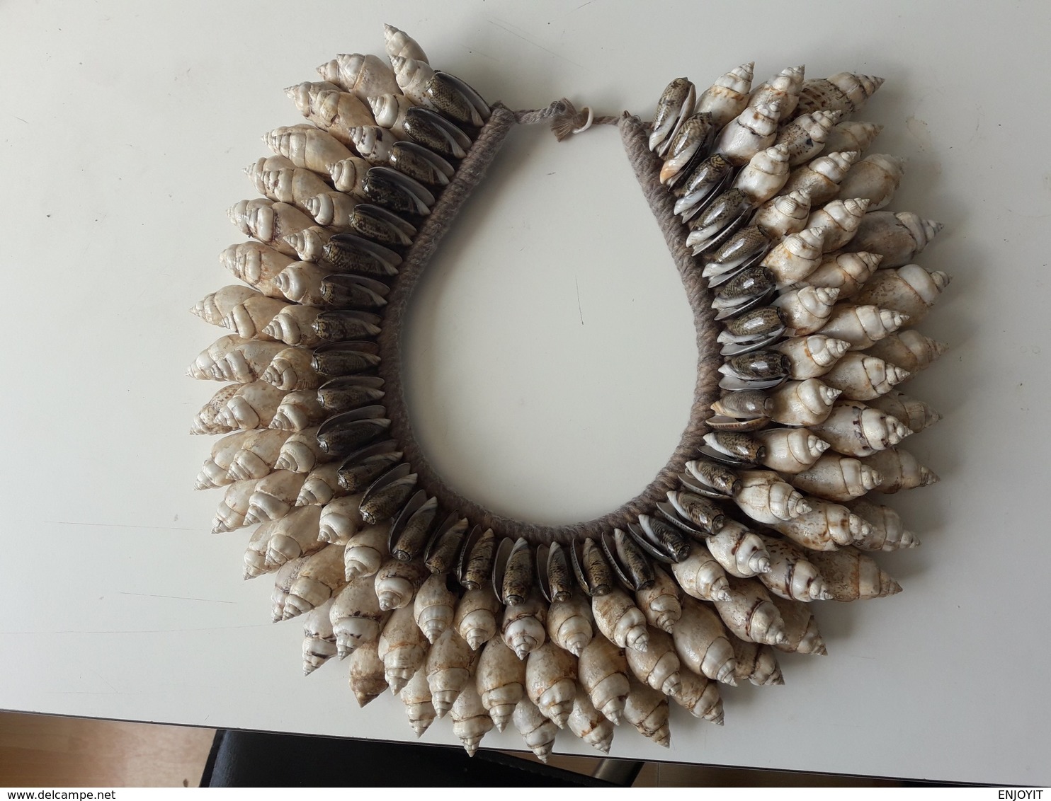 VINTAGE GROS COLLIER POLYNÉSIEN ? EN COQUILLAGES  32CM X 32CM - Etnica