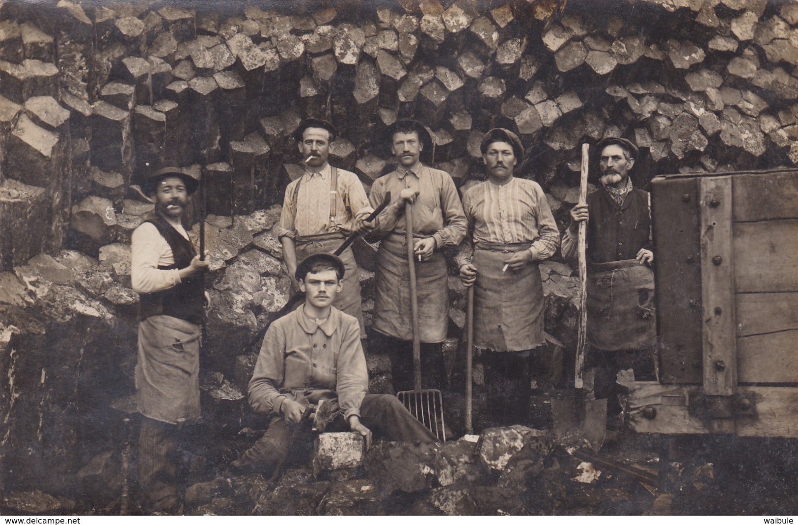 Dans Un Lot "Arlon" Photo Carte Carrière Habay La Neuve ? (phot J. Stauf Au Dos D'une Photo Identique) - Autres & Non Classés