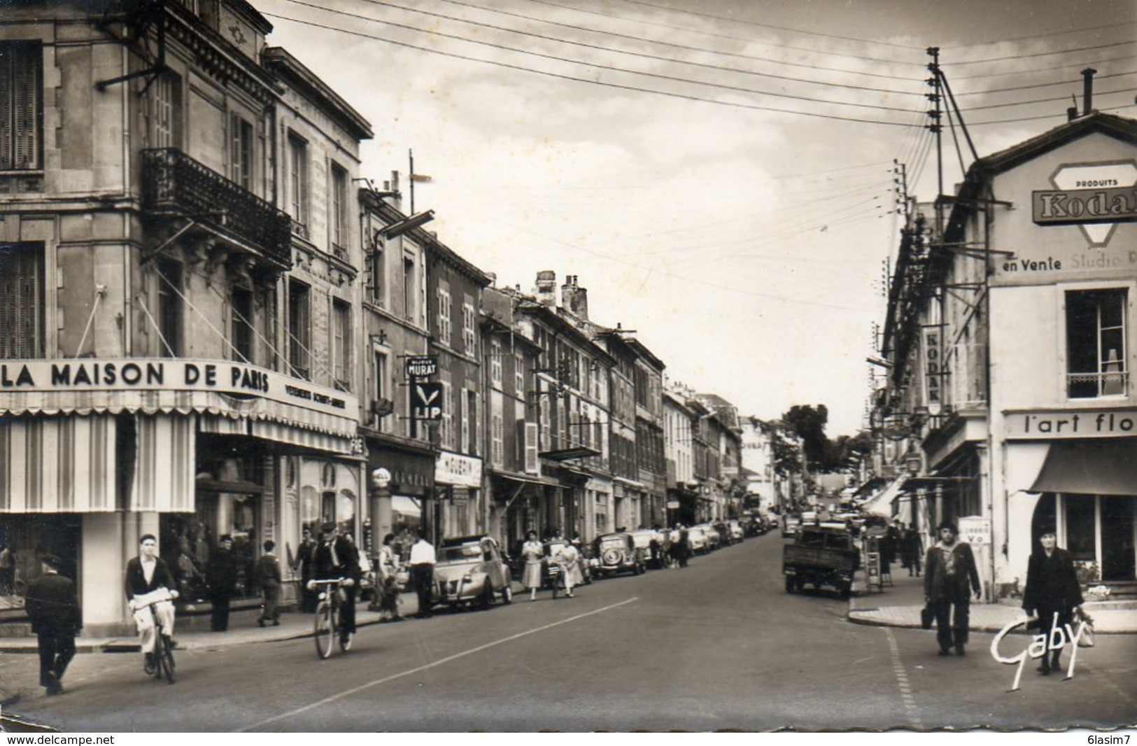 CPSM Dentellée - FONTENAY-le-COMTE (85) - Aspect De La Rue De La République En 1963 - Fontenay Le Comte