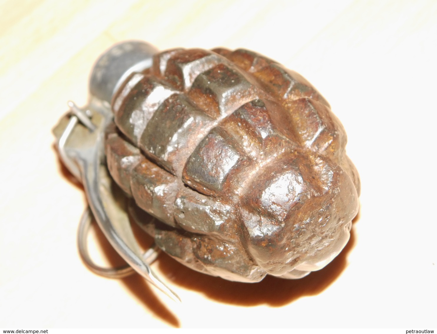 Grenade F1 Francaise WW2 Neutralisée/restaurée - Decorative Weapons