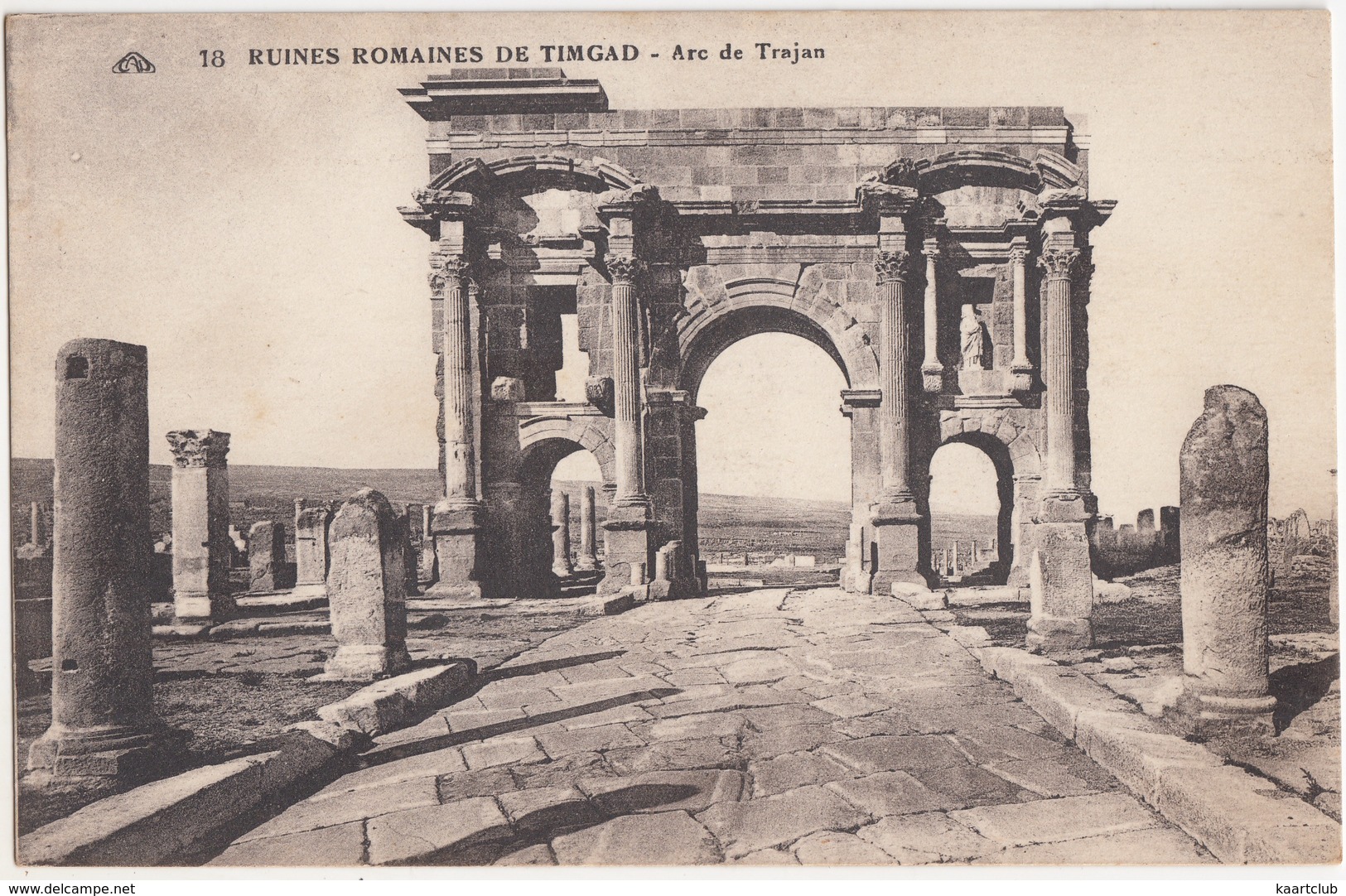 Ruines Romaines De Timgad - Arc De Trojan - Plaatsen