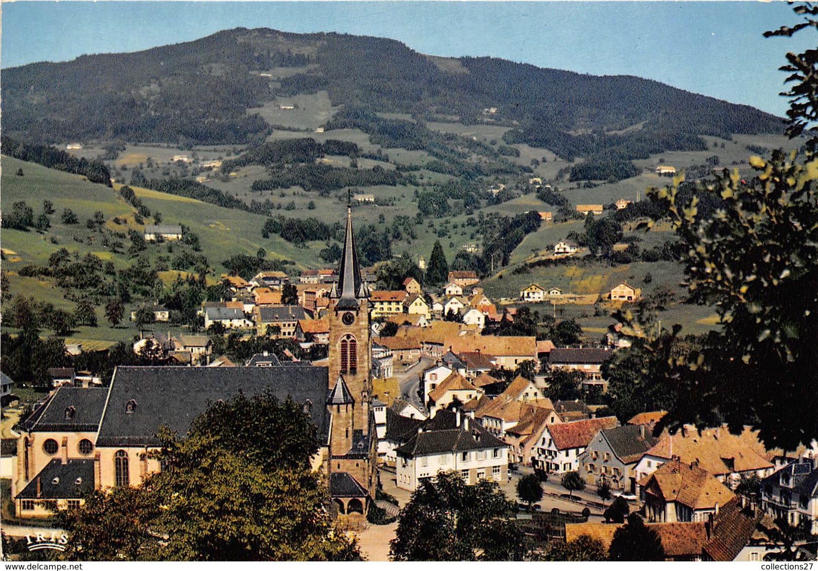 68-LAPOUTROIE- VUE GENERALE AVEC AU FOND RIBEAUGOUTTE - Lapoutroie