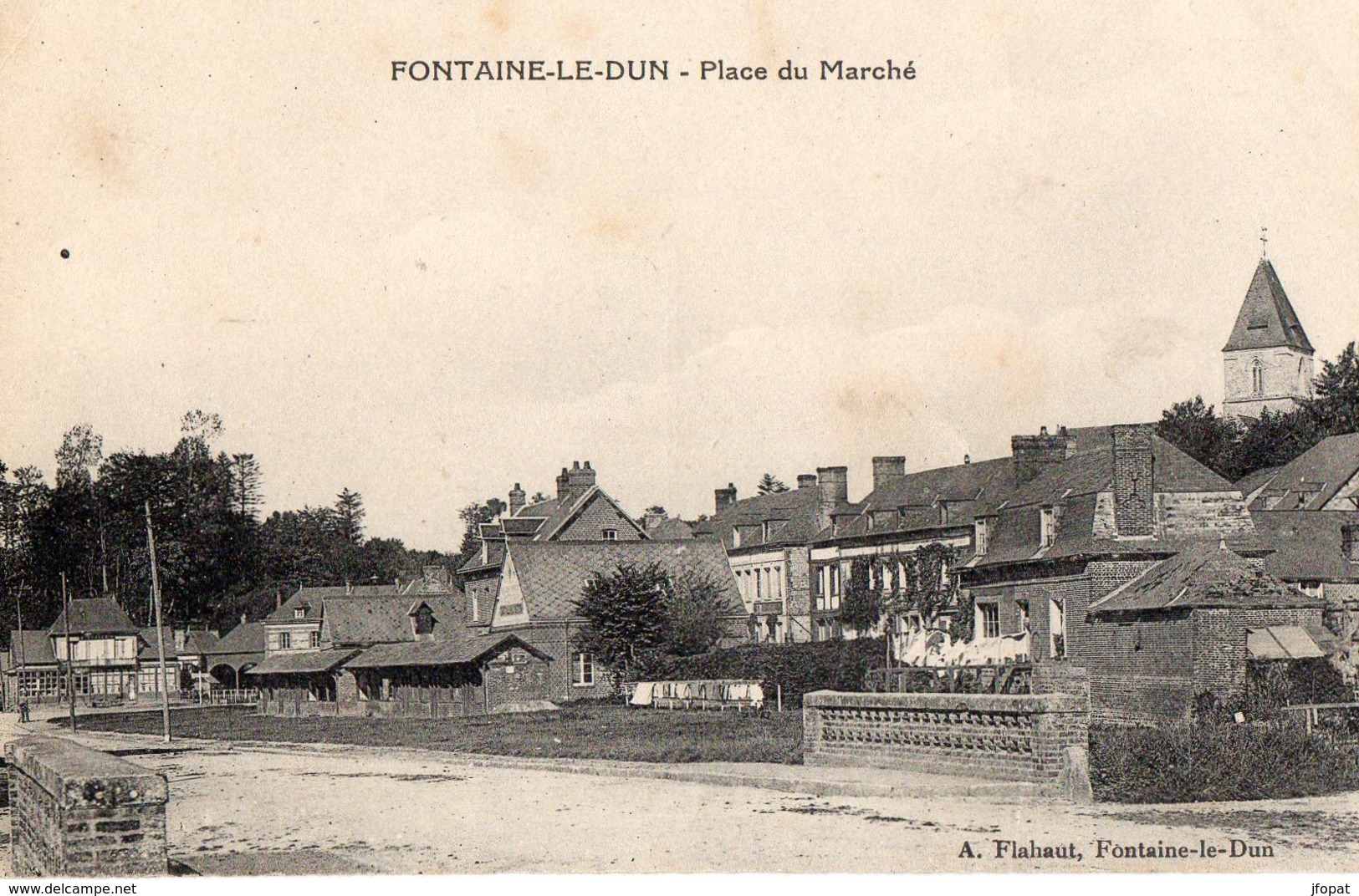 76 SEINE MARITIME - FONTAINE LE DUN Place Du Marché - Fontaine Le Dun