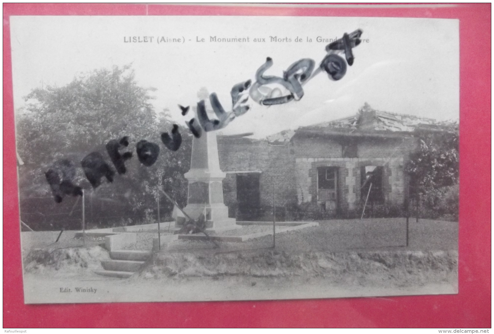 Cp  Lislet   Le  Monument  Aux Morts - Monuments Aux Morts