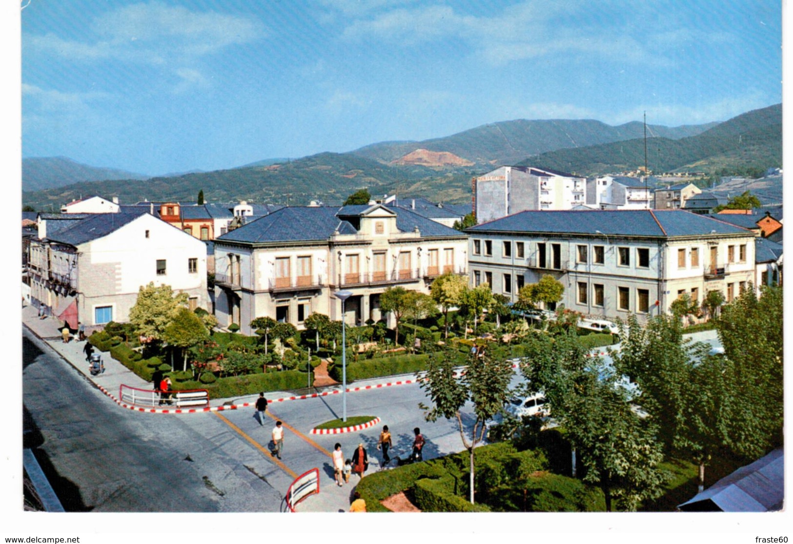 Barco De Valdeorras - Ayuntamiento Y Casa Sindical - Orense