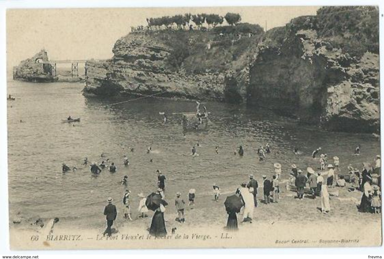 Biarritz Le Port Vieux Et Le Rocher De La Vierge - Biarritz