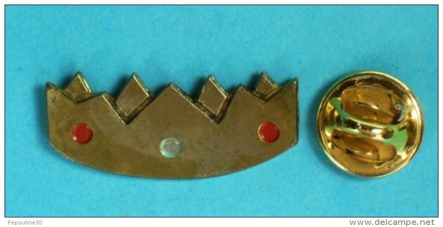 1 PIN'S //   ** COURONNE / GALETTE DES ROIS ** .  (Tirage Limite)