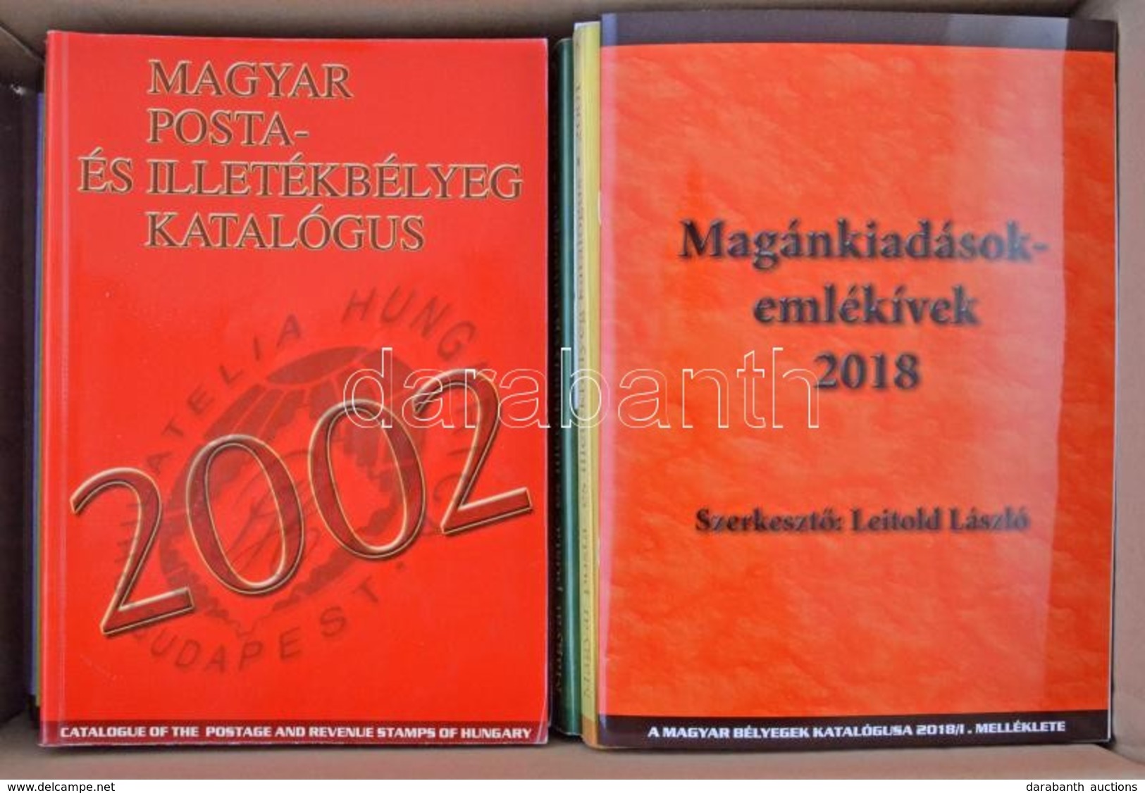 Magyar Posta- és Illetékbélyeg Katalógusok 2001-2009 és 2012-2013 (10 Db Kötet) + Emlékív Katalógus 2018 + 7 Db CD - Other & Unclassified