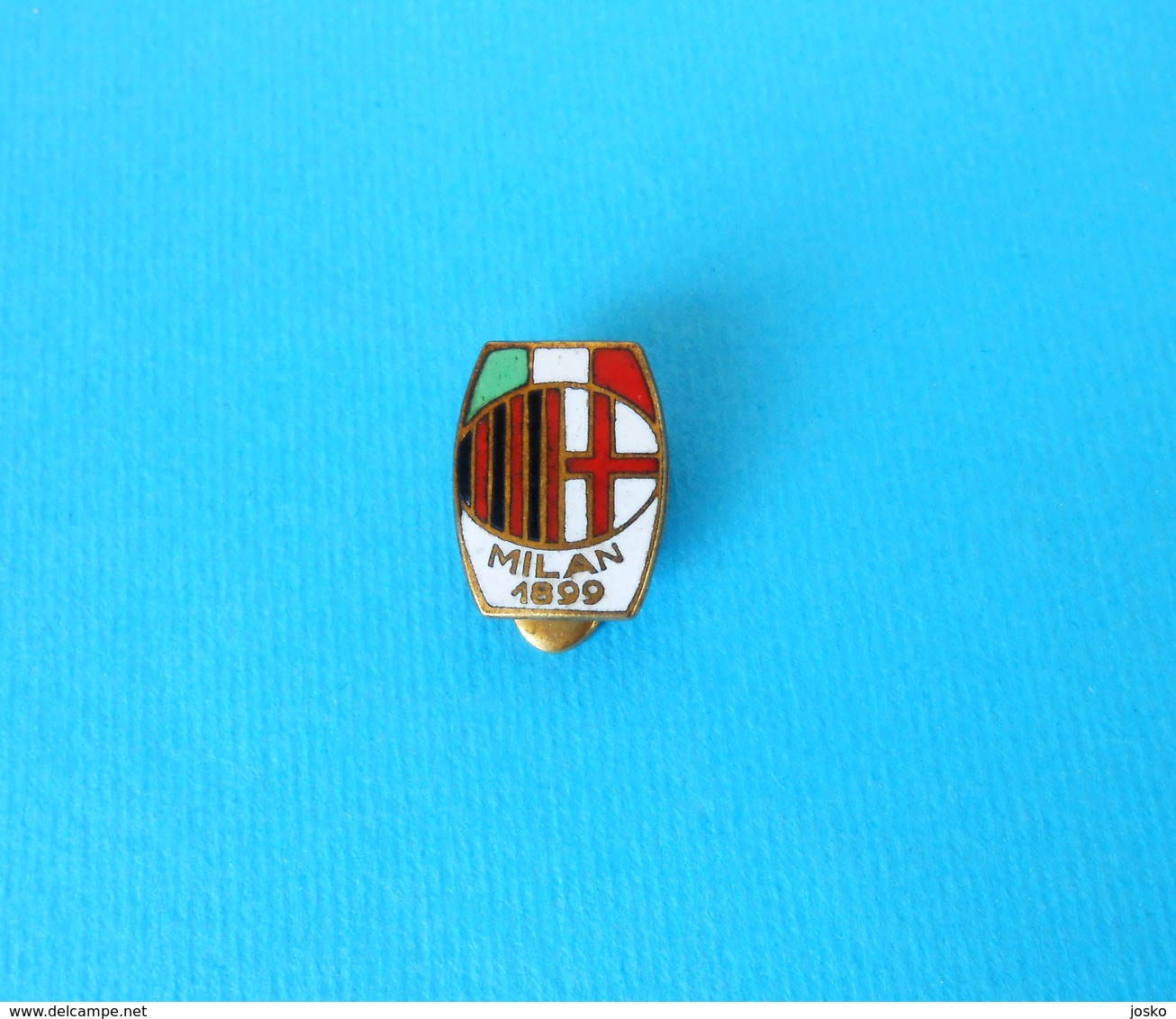 AC MILAN - Italy Football Soccer Club Old Enamel Buttonhole Pin Badge Fussball Futbol Calcio Distintivo Italia Spilla - Football