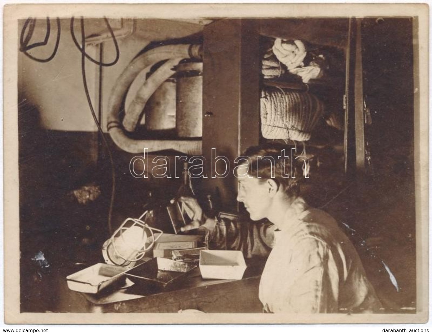 Cca 1910 Fényképész Egy K.u.k. Hadihajón, Fotó, 9×12 Cm - Sonstige & Ohne Zuordnung