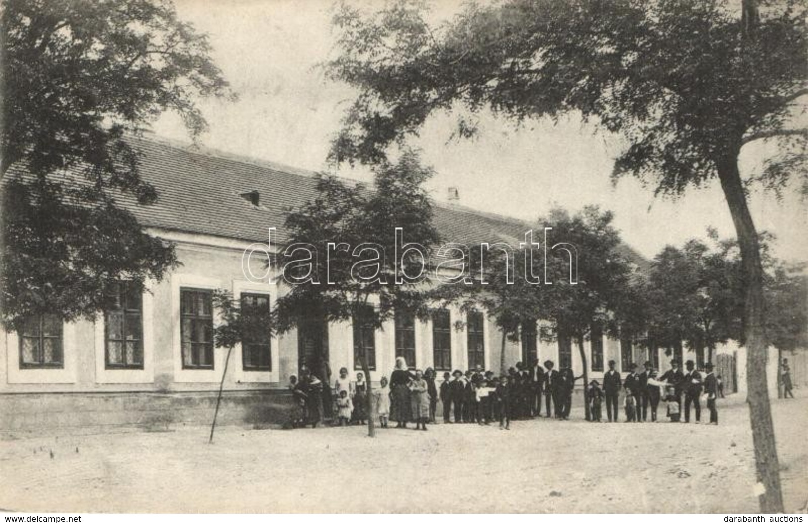 ** T2 Baj, Iskola, Csoportkép, Kiadja Lindenberg Adolf - Ohne Zuordnung