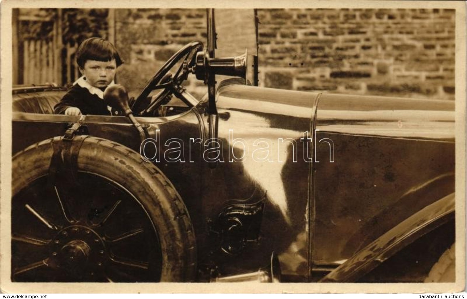 ** T2/T3 Boy, Photo With Old Automobile (fl) - Ohne Zuordnung