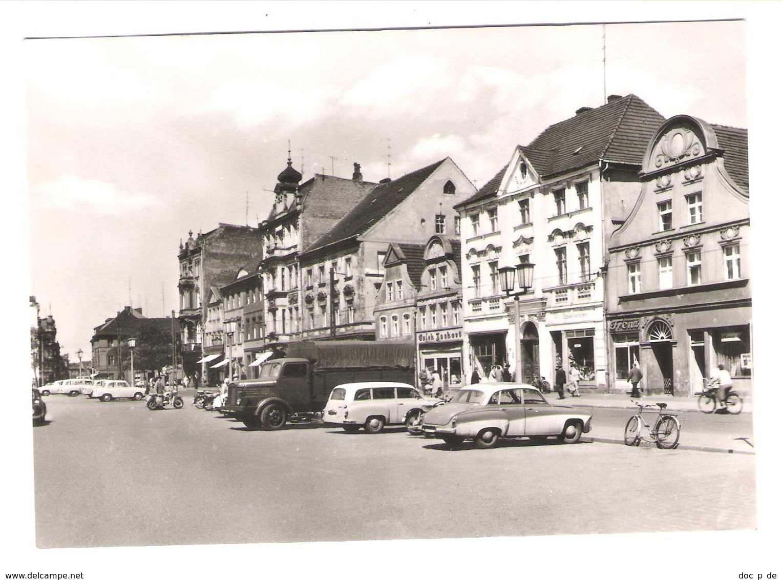 Deutschland - Cottbus - Altmarkt - Cars - Autos - LKW - Wartburg - Strassenansicht - Cottbus