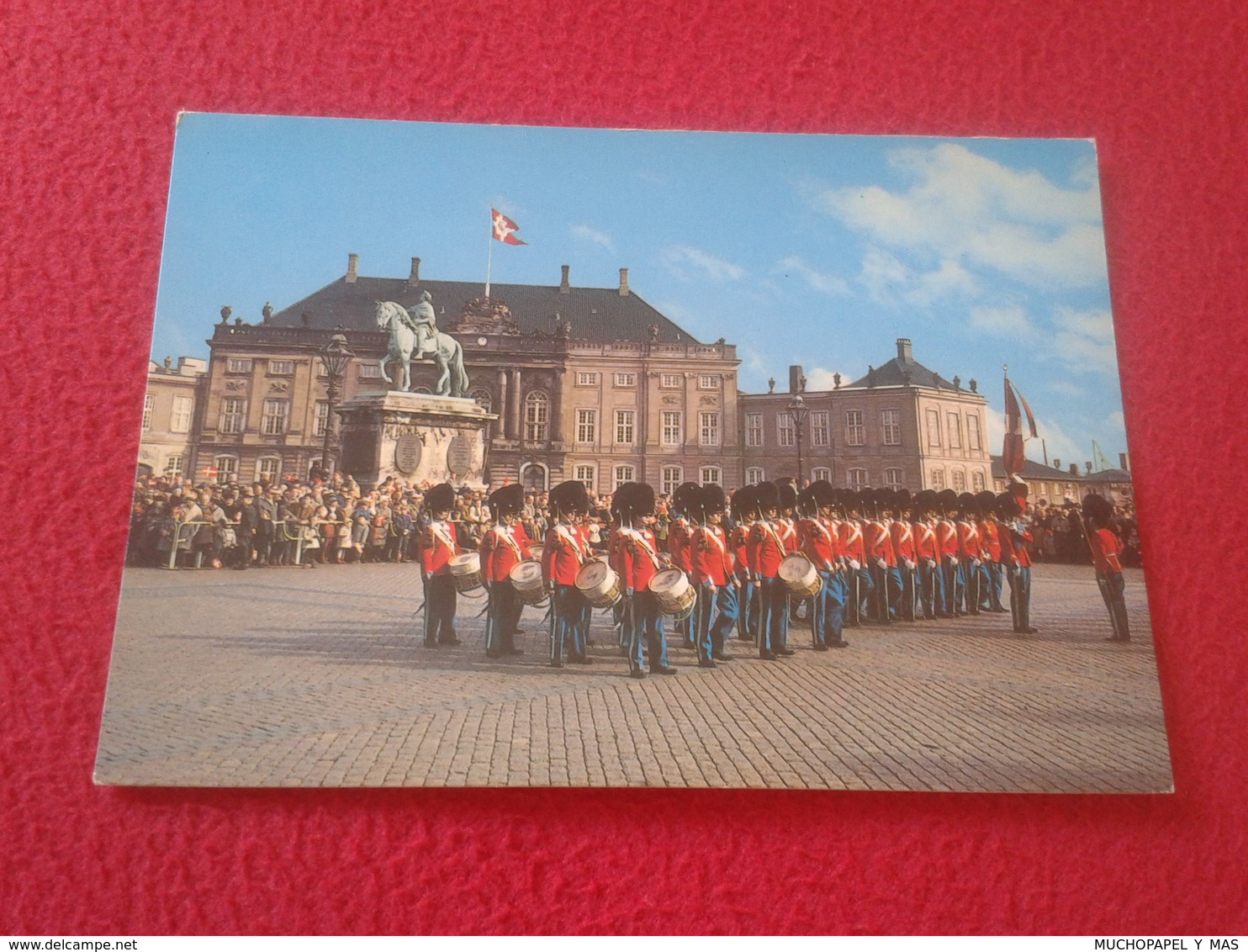 POSTAL POST CARD POSTCARD CARTE POSTALE DINAMARCA DENMARK DANMARK COPENHAGUE COPENHAGEN THE ROYAL GUARD AT AMALIENBORG - Dinamarca