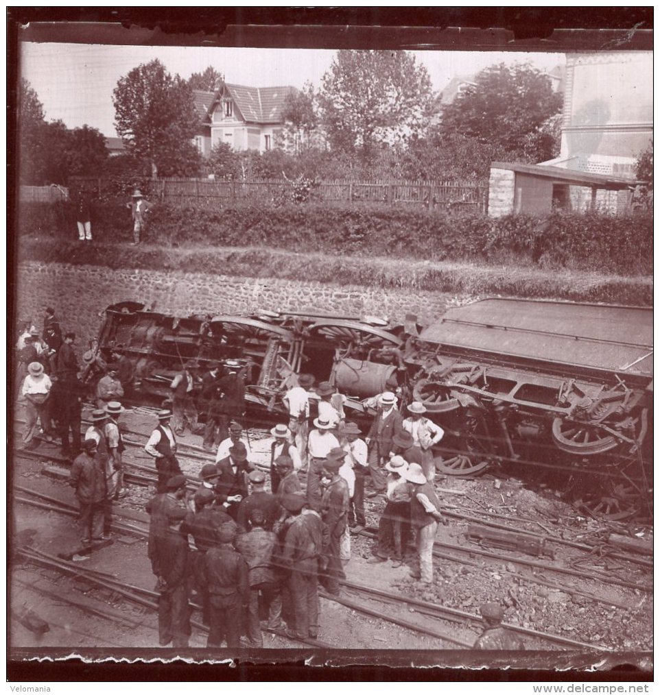 V12555  6 Photos Repro.  Accident Ferroviaire La Garenne Colombes Mai 1903 - Colombes
