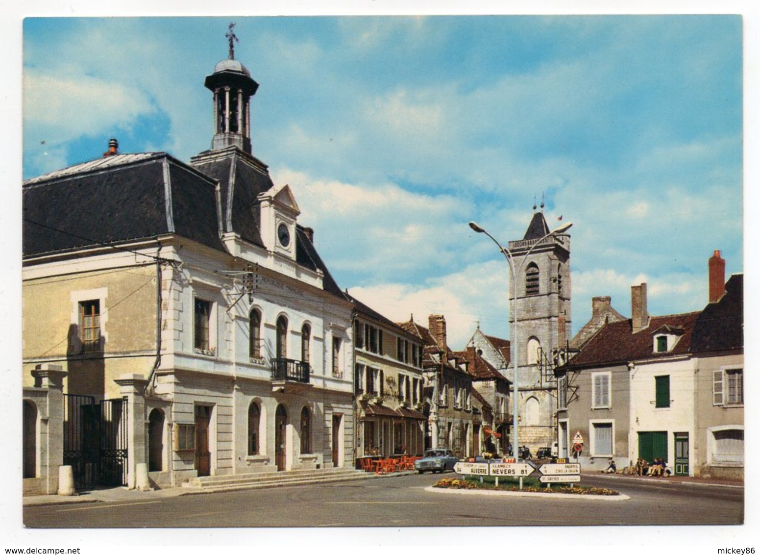 COULANGES SUR YONNE --La Place - Coulanges Sur Yonne