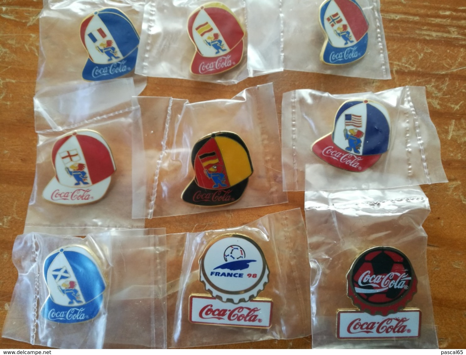 9-coca-cola-promotional-country-flag-cap-pins-1998-football-soccer-world-cup-france - Football