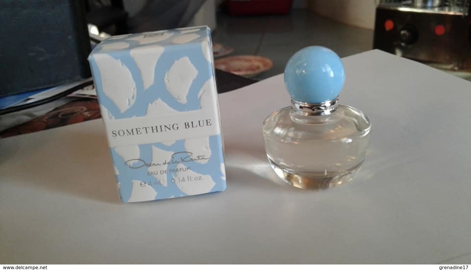 Miniature Something Blue De Oscar De La Renta - Miniatures Femmes (sans Boite)