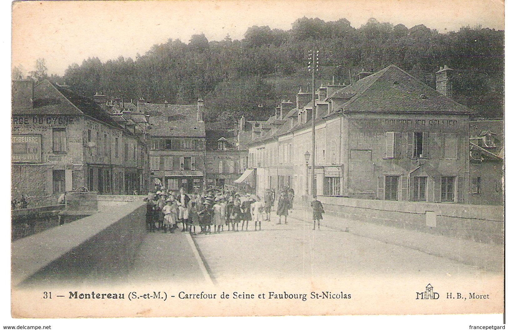 MONTEREAU    Carrefour De Seine Et Faubourg Saint Nicolas - Montereau