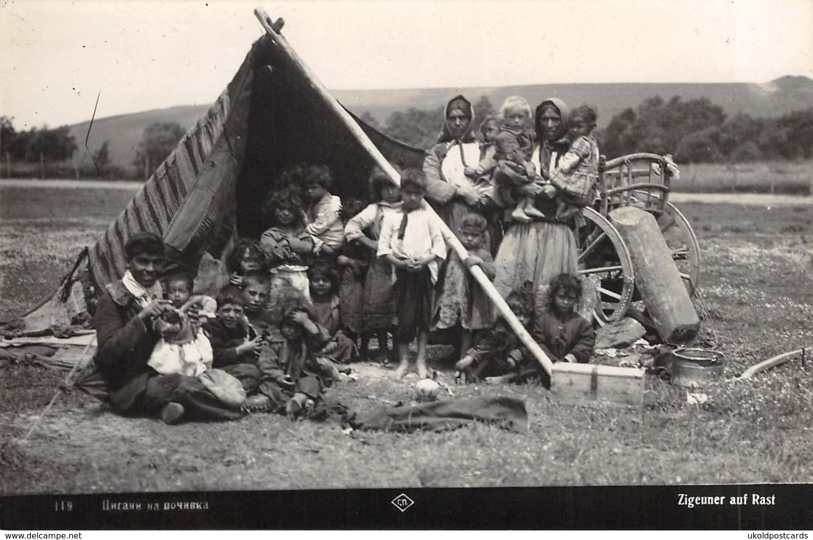 CPA - Bulgarie, Zigeuner, Tziganes, Gitans - Gypsies -  Carte Photo, Edit G. Paskoff, Sofia - Bulgaria