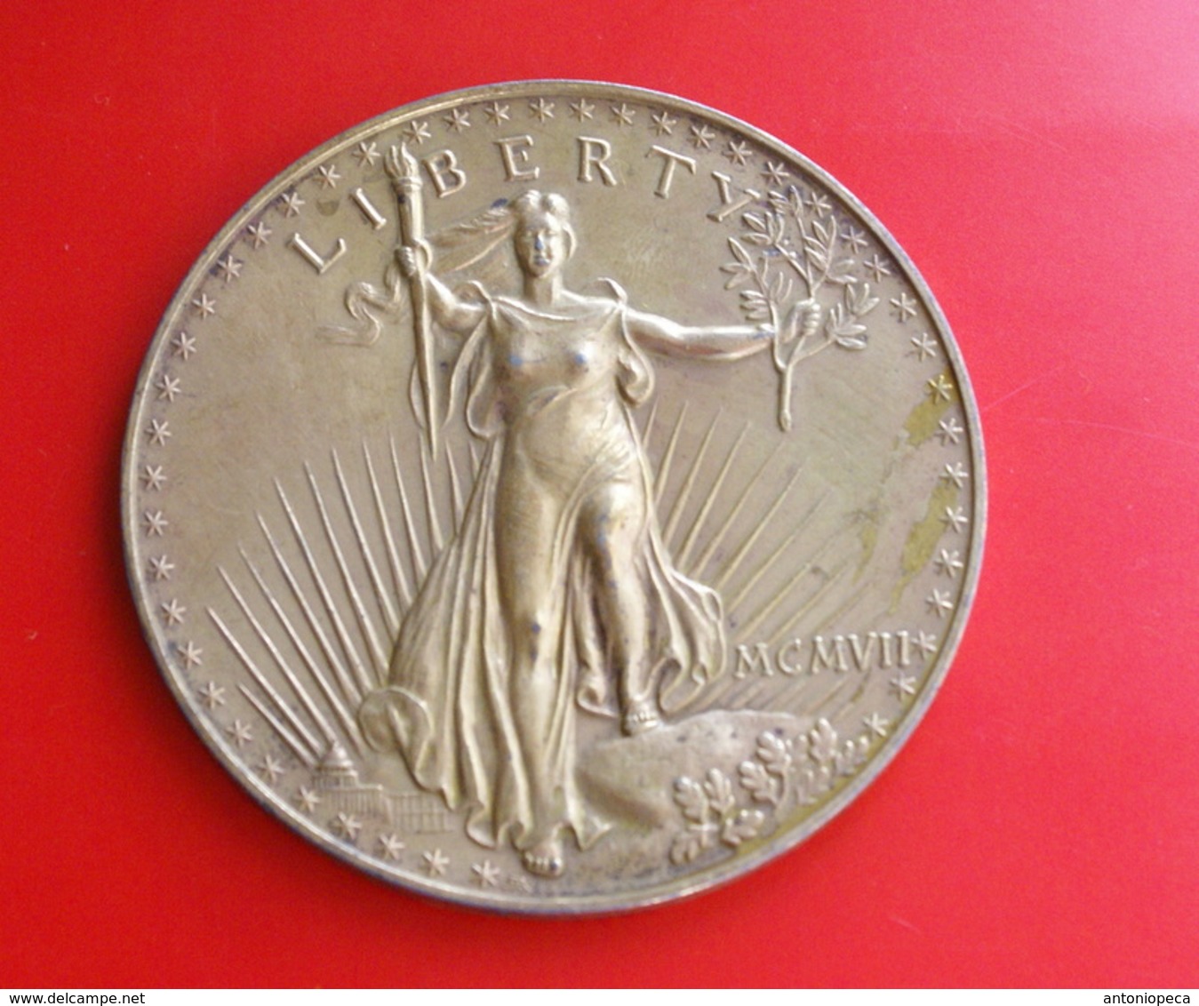 USA, MONETA FERMACARTE IN BRONZO RIPRODUZIONE 20 DOLLARI ORO 1908 - Altri & Non Classificati