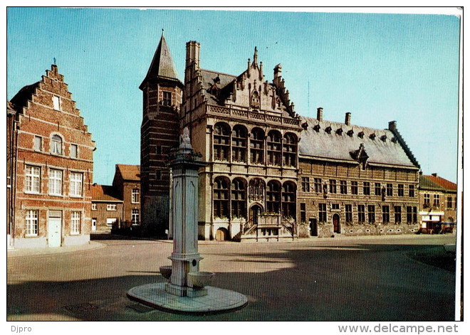 Zoutleeuw Stadhuis En Hallen - Zoutleeuw