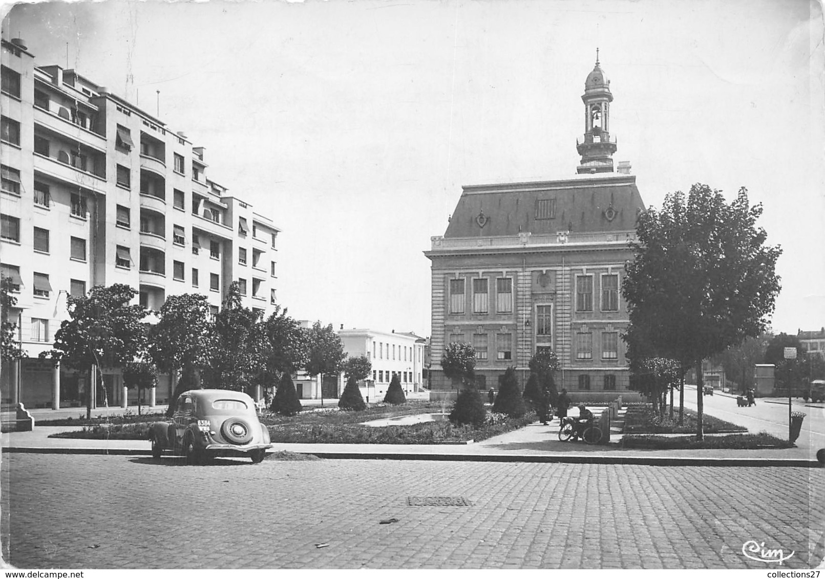 69-VILLEFRANCHE-SUR-SAONE- LE FORUM ET LA MAIRIE - Villefranche-sur-Saone