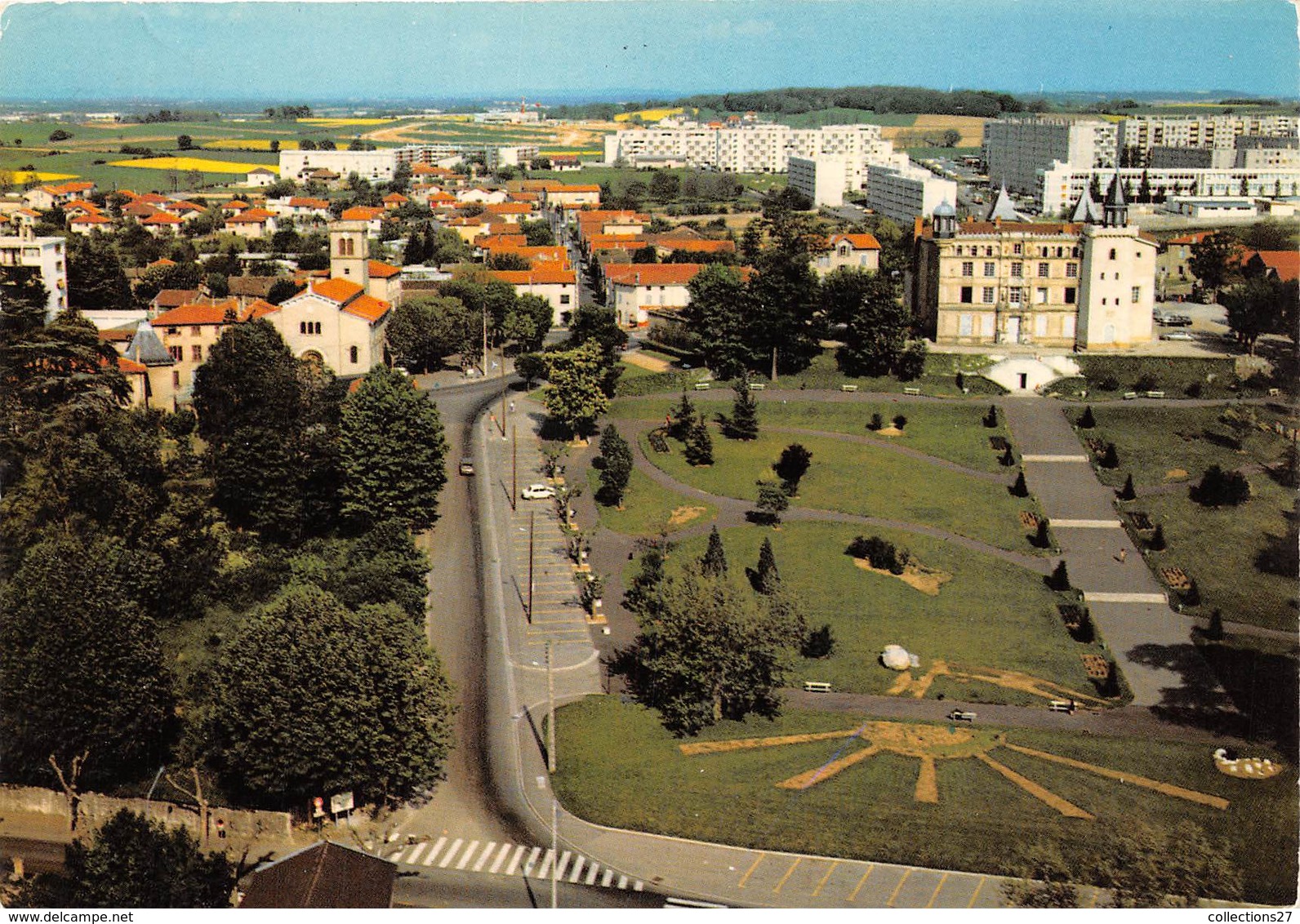 69-SAINT-PRIEST- LE CHATEAU ET L'EGLISE - Saint Priest