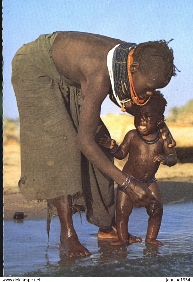 FEMME AFRICAINE - Non Classés