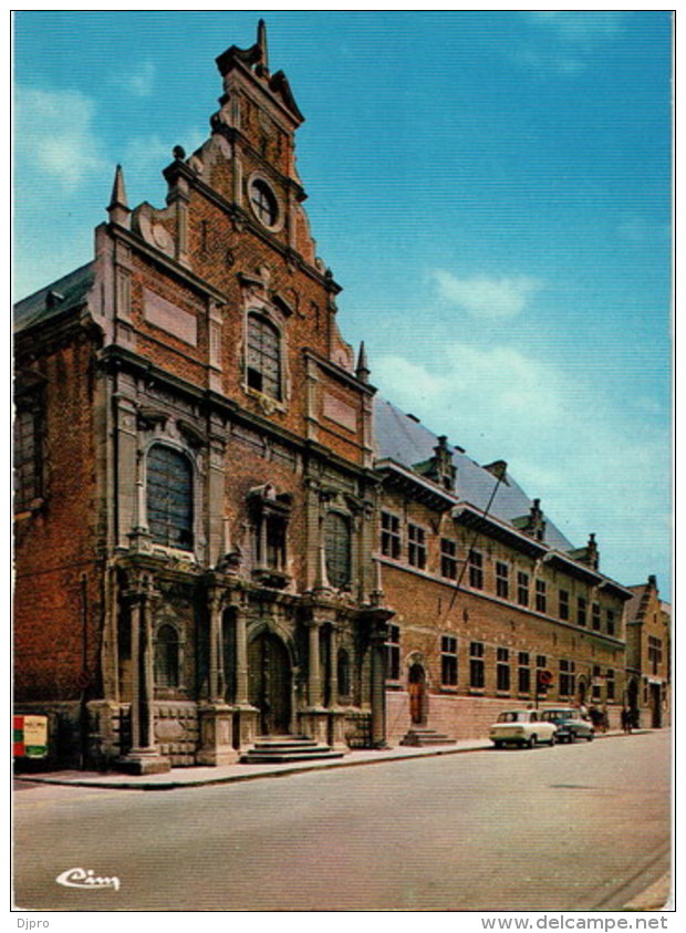 Braine Le Comte  L'ancienne Eglise Et La Poste - Braine-le-Comte