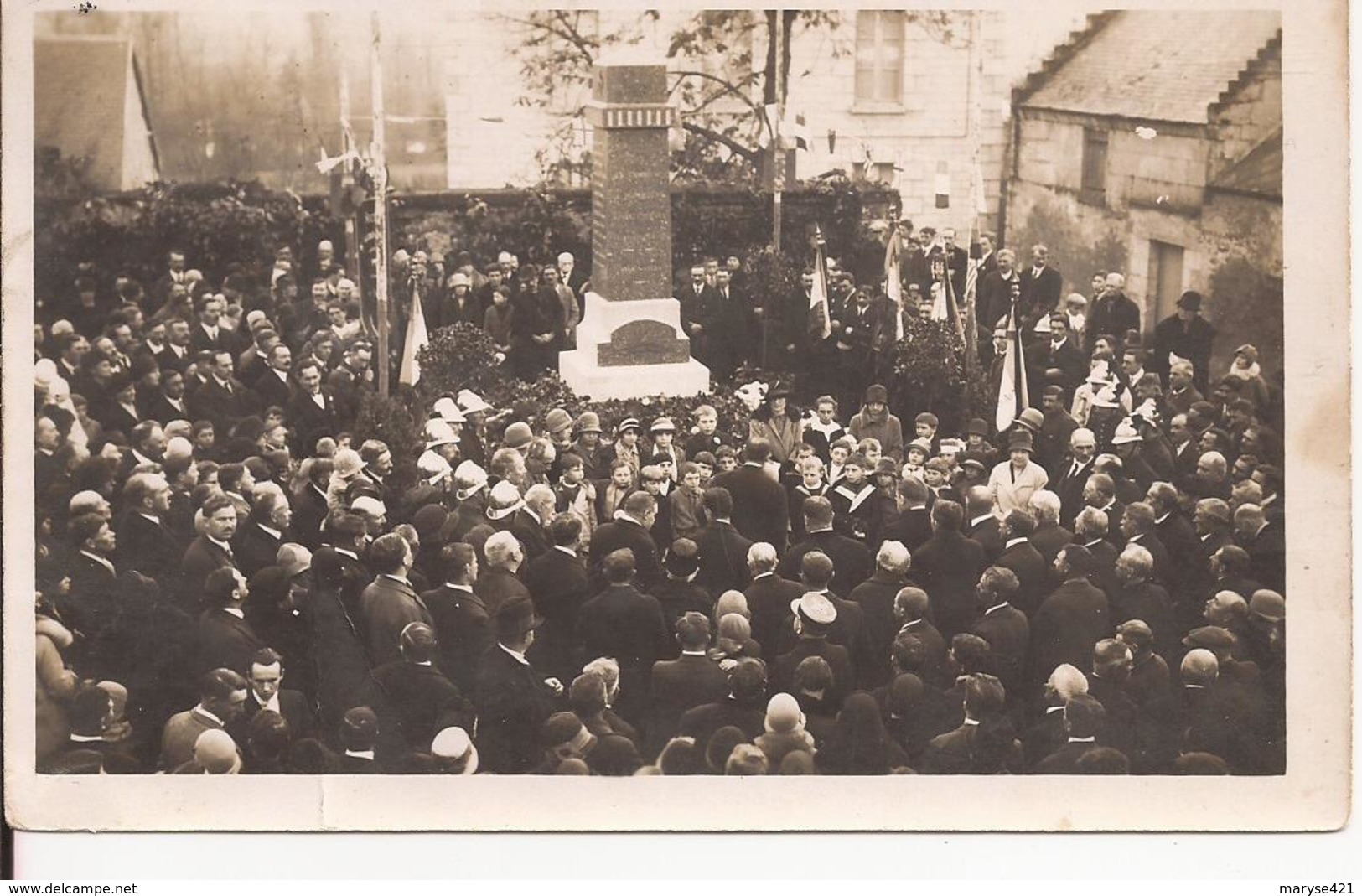 CARTE PHOTO A LOCALISER CEREMONIE AU MONUMENT AUX MORTS - Photos