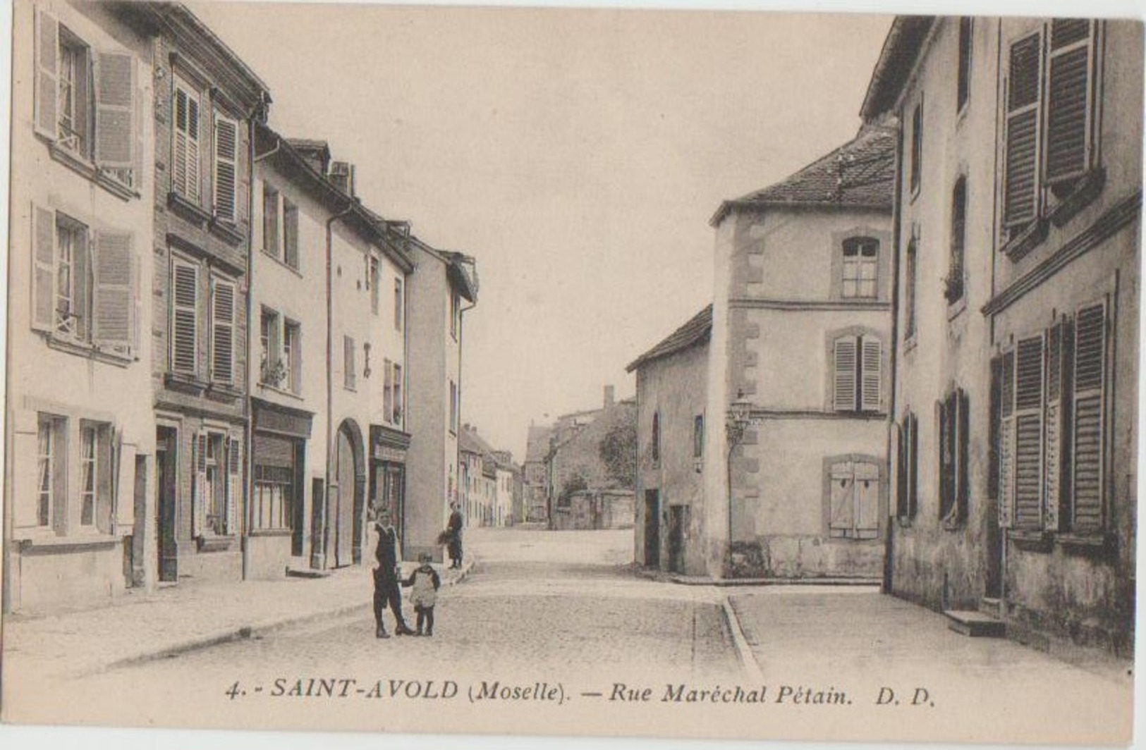 CPA 57 SAINT AVOLD Rue Maréchal Pétain - Saint-Avold